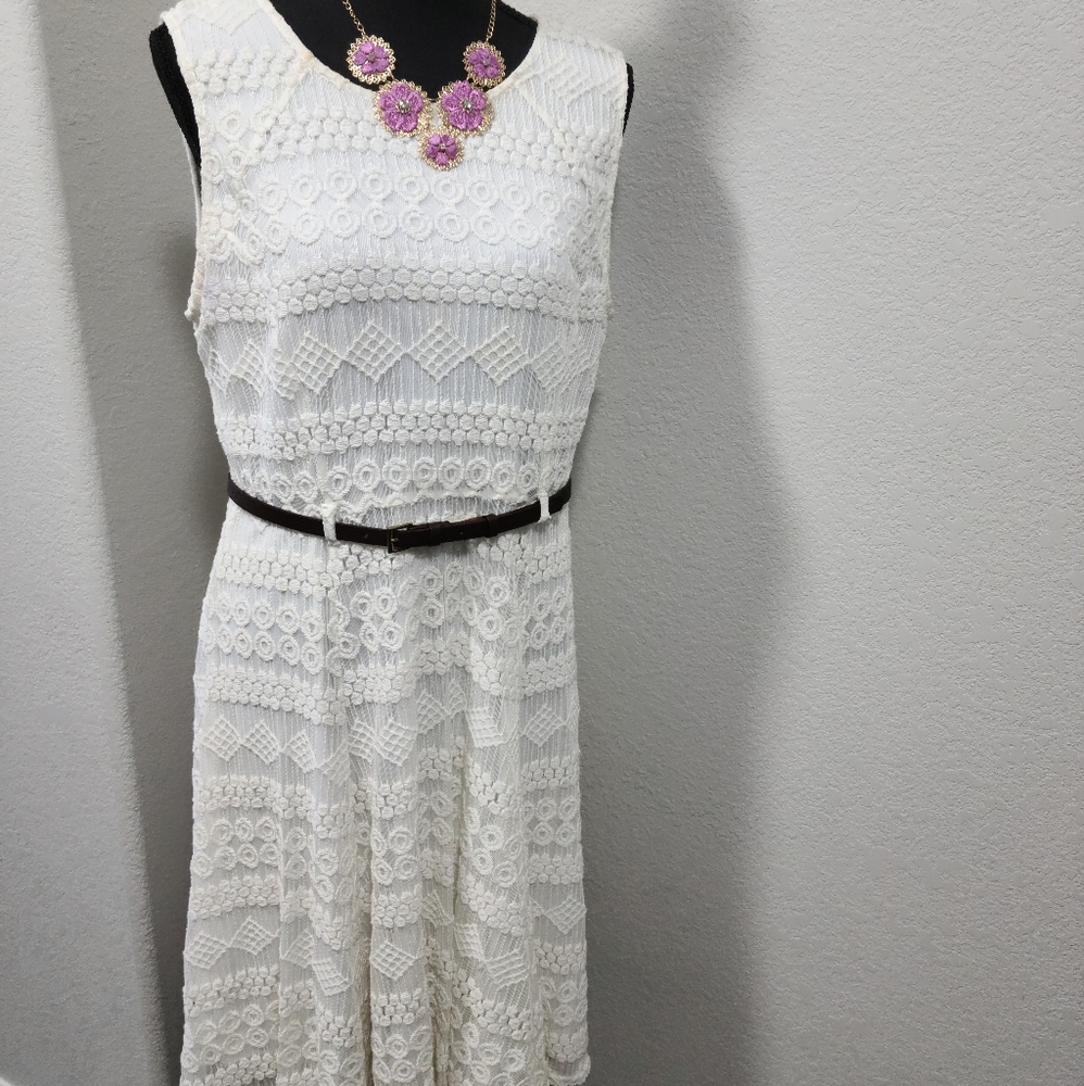 Lace dreas with belt